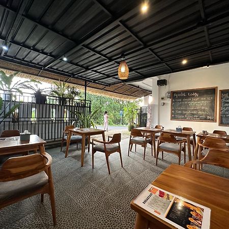 Dong Paloh Hostel Munduk Екстериор снимка