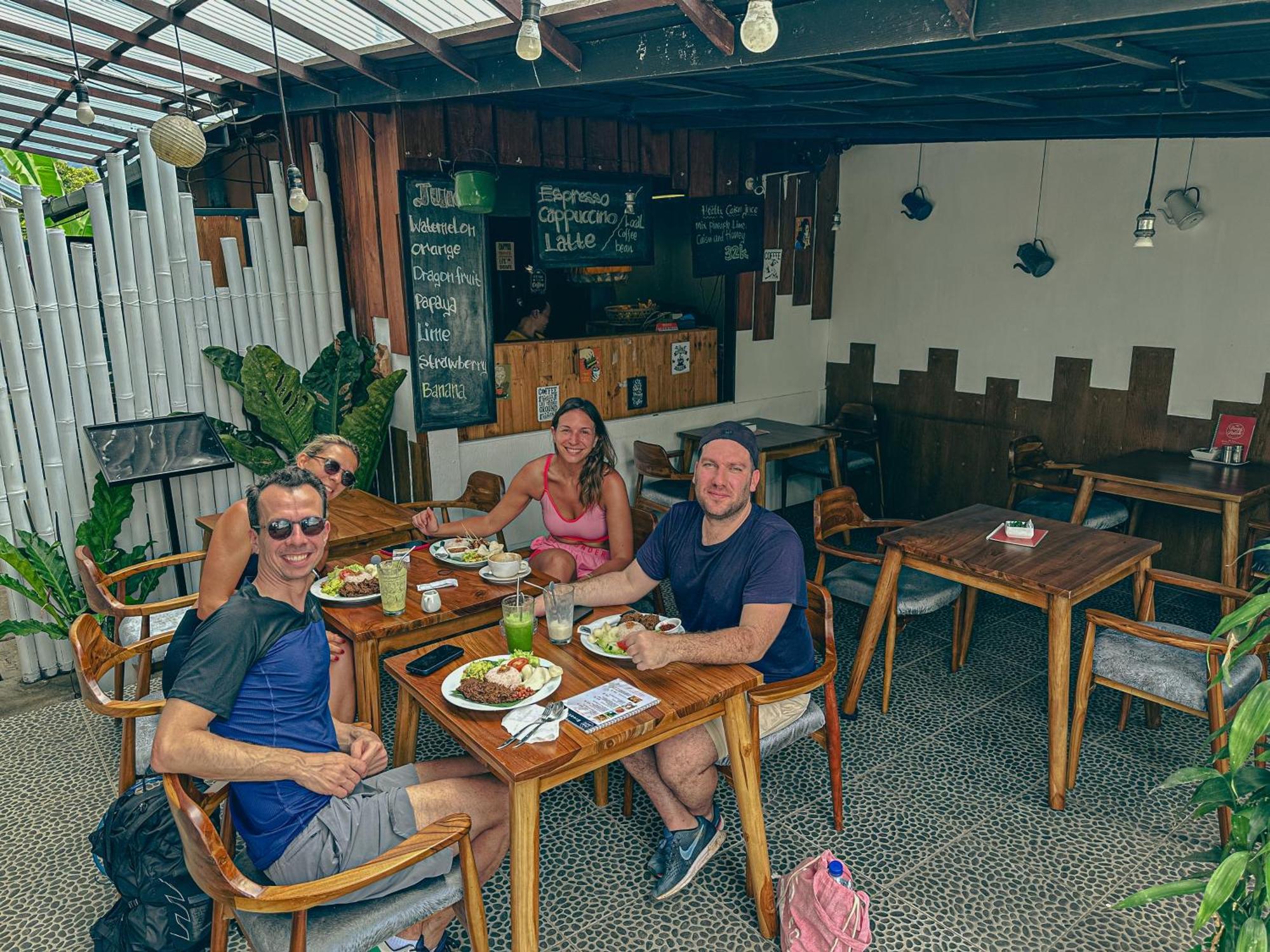 Dong Paloh Hostel Munduk Екстериор снимка