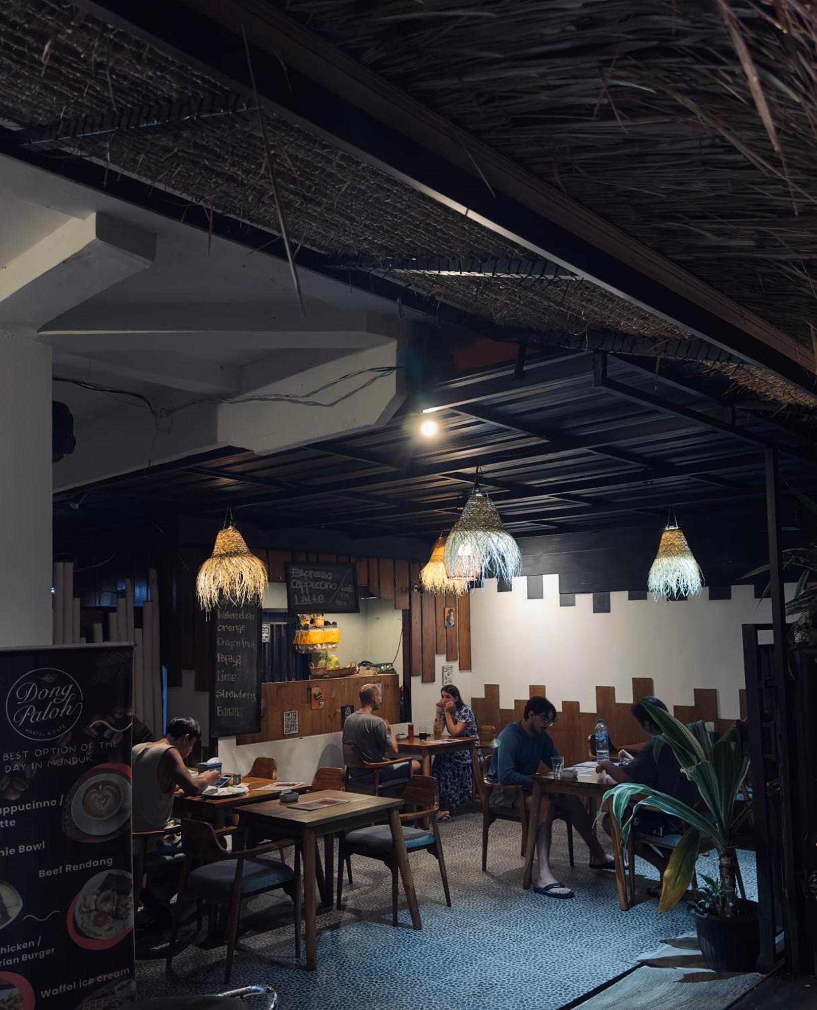 Dong Paloh Hostel Munduk Екстериор снимка