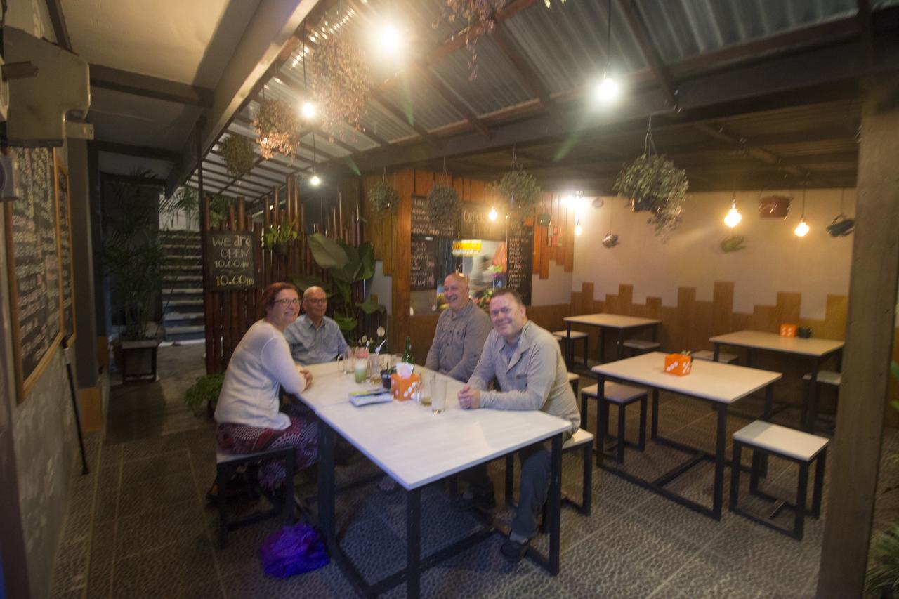 Dong Paloh Hostel Munduk Екстериор снимка