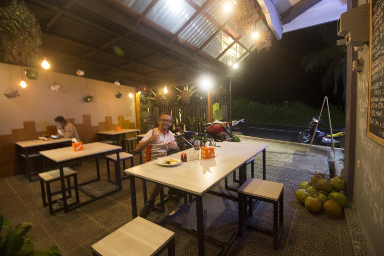 Dong Paloh Hostel Munduk Екстериор снимка