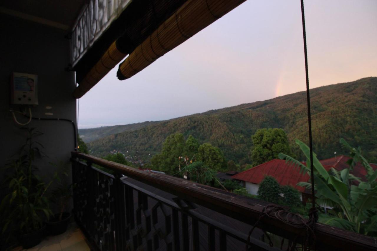 Dong Paloh Hostel Munduk Екстериор снимка