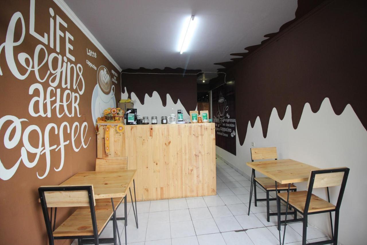 Dong Paloh Hostel Munduk Екстериор снимка